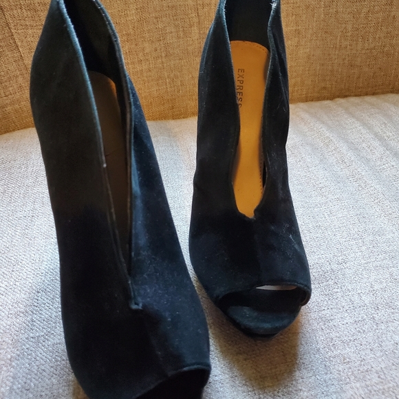 Express 8 1/2 high heel shoes - Picture 3 of 6